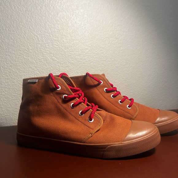 BANGS- Men's Tan Sneakers with Red Accents - Picture 5 of 9